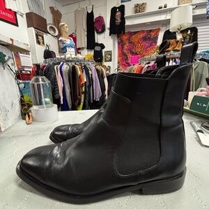 Everlane Black Leather Womens Chelsea Boots